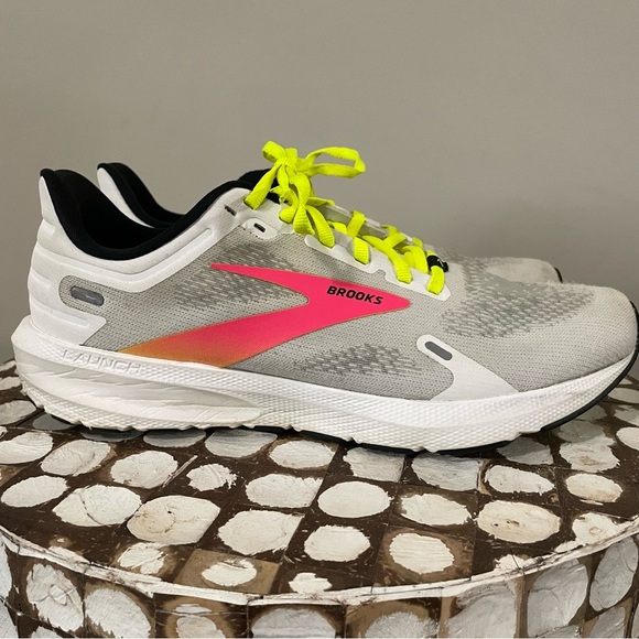 Brooks Men’s Launch 9 Running Shoes Size 10.5D White Pink Yellow - Picture 3 of 5